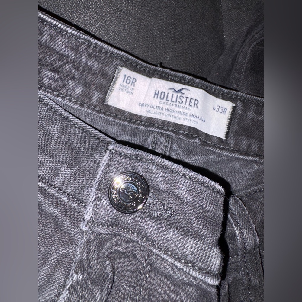 Hollister Curvy Ultra High Rise Mom Jean Women’s 16R/w33R